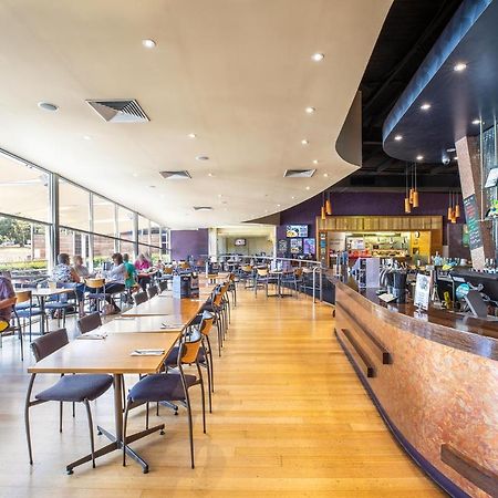 Nightcap At Sandown Park Hotel Noble Park Bagian luar foto