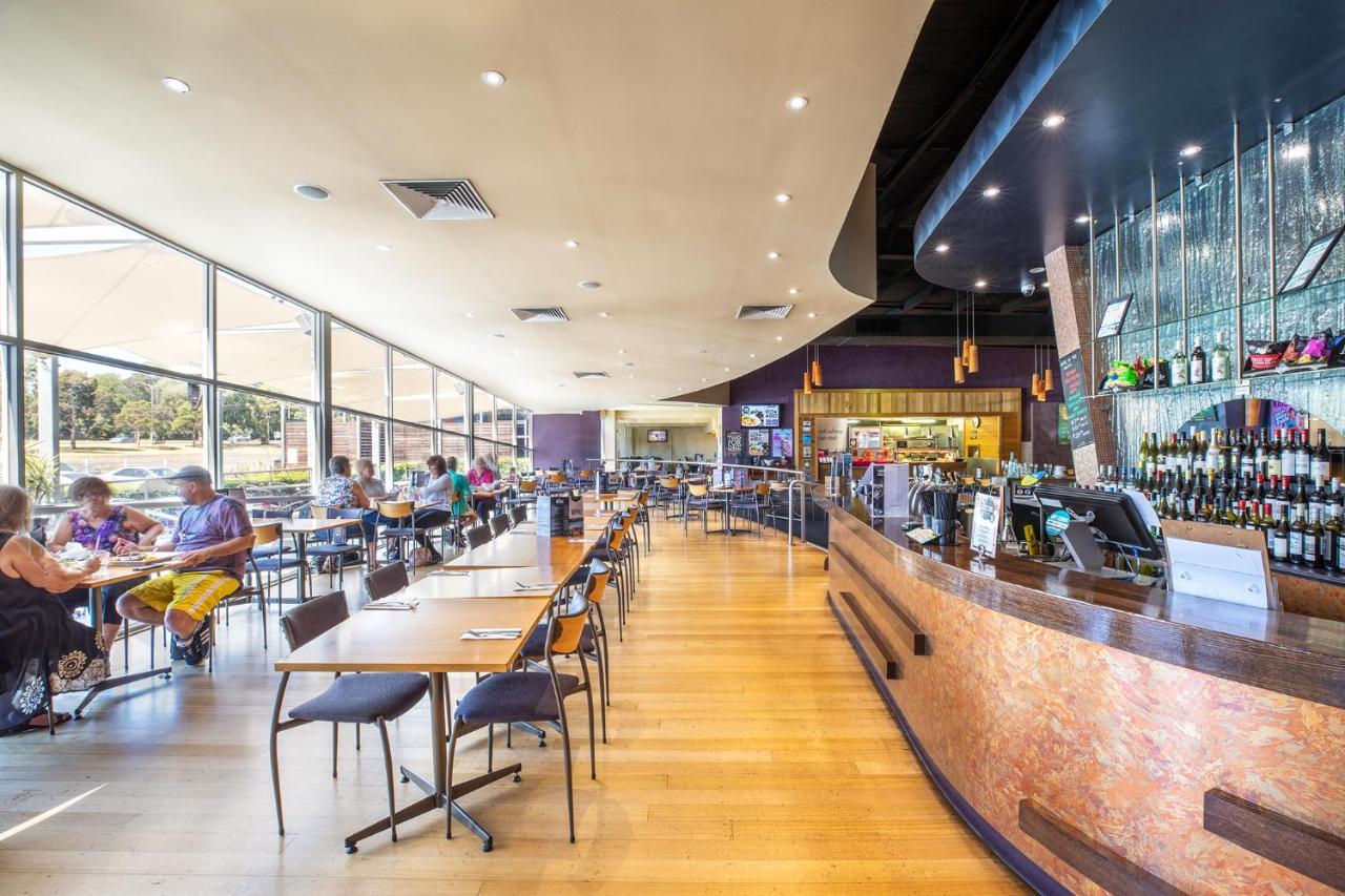 Nightcap At Sandown Park Hotel Noble Park Bagian luar foto