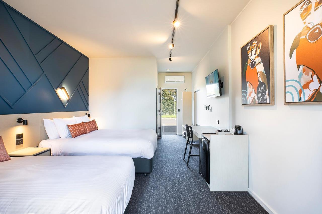 Nightcap At Sandown Park Hotel Noble Park Bagian luar foto