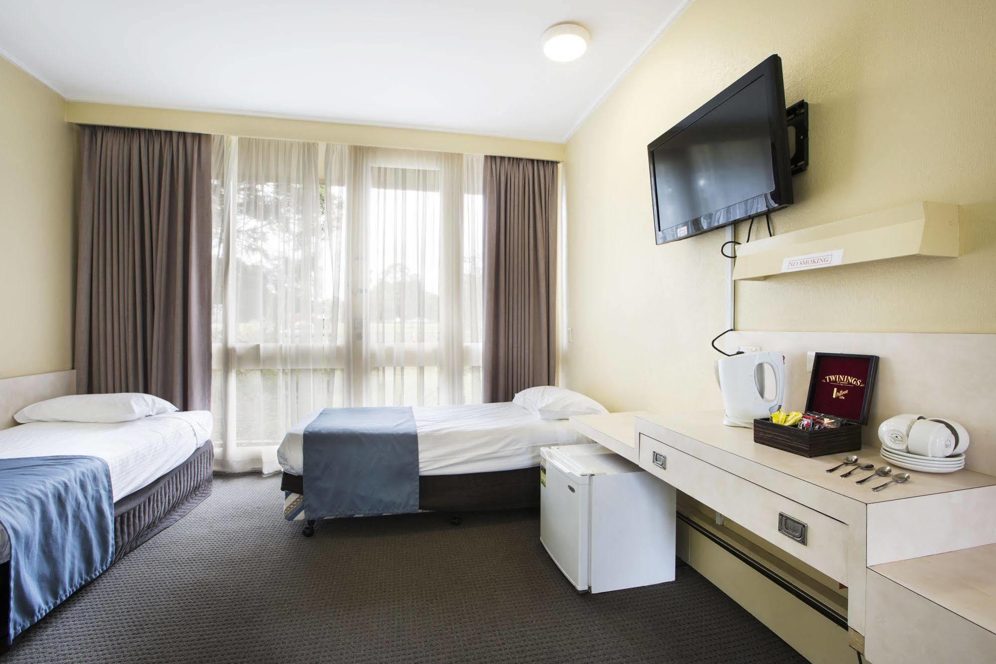 Nightcap At Sandown Park Hotel Noble Park Bagian luar foto